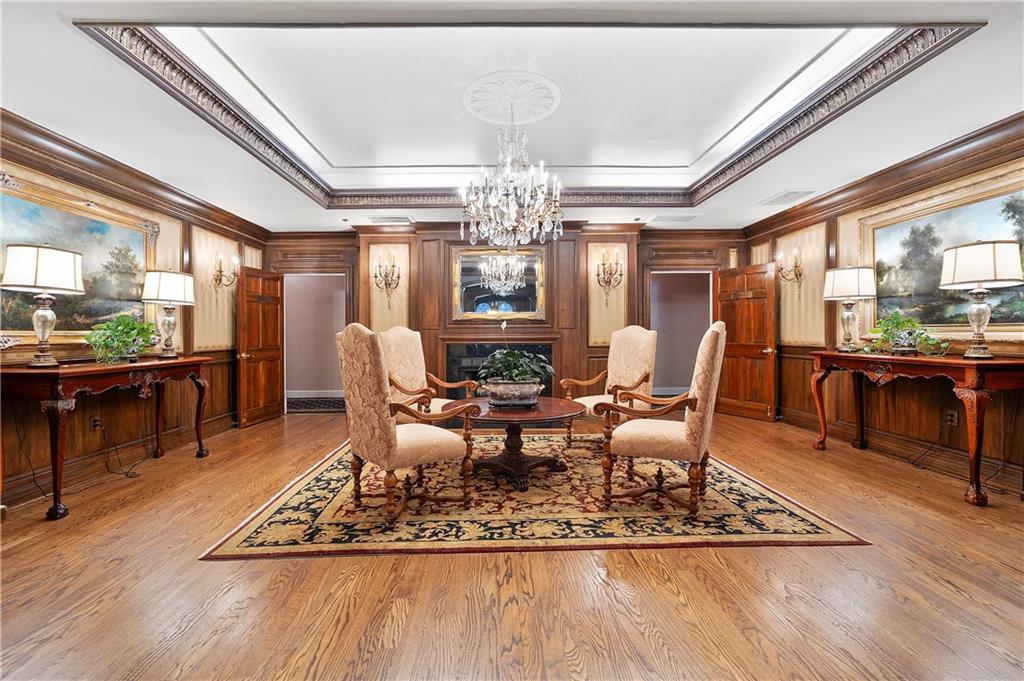 Le Chateau - Residential