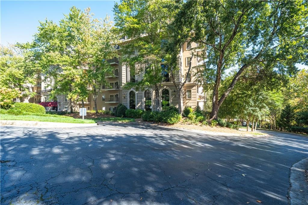 Le Chateau - Residential