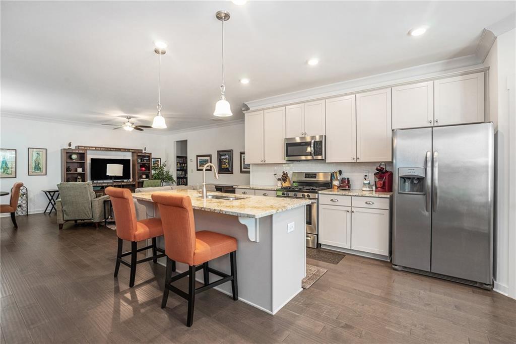 2473 Rathburn Circle