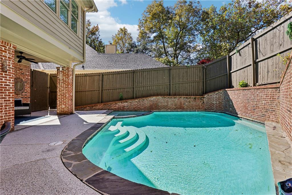 90 W. Peachtree Street