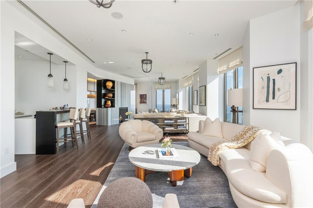 3376 Peachtree Road NE PH51