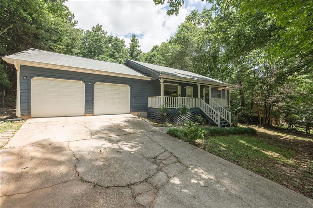 Discover comfort, space, and functionality in this well-appointed 3-bedroom, 2-bathroom residence nestled in the peaceful community of Stockbridge, located in Henry County. This home is packed with value from the moment you arrive, starting with the large, private backyard, ideal for outdoor gatherings or quiet evenings under the stars. A covered deck provides a cozy spot to relax, rain or shine, while the welcoming front porch adds a touch of Southern charm. Youll also enjoy the convenience of a 2-car garage and a dedicated laundry room with washer/dryer connections.
Enter into a light-filled, open floor plan designed for easy living and entertaining. Plush carpeting runs throughout the home, and ceiling fans are installed in each room for added comfort. The spacious bedrooms offer generous closet space and flexibility to suit your lifestyle, whether you need a home office, a guest room, or a personal retreat.
The kitchen is a standout, featuring warm, oak-wood finished cabinets, a center island perfect for meal preparation, a gas stove, dishwasher, and ample storage. Adjacent to the kitchen, a separate dining room provides the ideal setting for sit-down dinners or holiday celebrations.
Both bathrooms are designed with comfort in mind. The guest bath includes a shower/tub combo, while the primary bathroom boasts a luxurious garden spa tub, creating the perfect space to unwind after a long day.
Located just minutes from I-75, this home offers the perfect balance of suburban tranquility and easy access to everyday conveniences.
All Sovereign Realty & Management residents are enrolled in the Resident Benefits Package (RBP) for $35.00 per month, which includes liability insurance, credit building to help boost residents' credit scores with timely rent payments, our best-in-class resident rewards program, on-demand pest control, and more. More details upon application.
Dont miss the opportunity to lease this inviting and spacious home in a sought-after neighborhood.