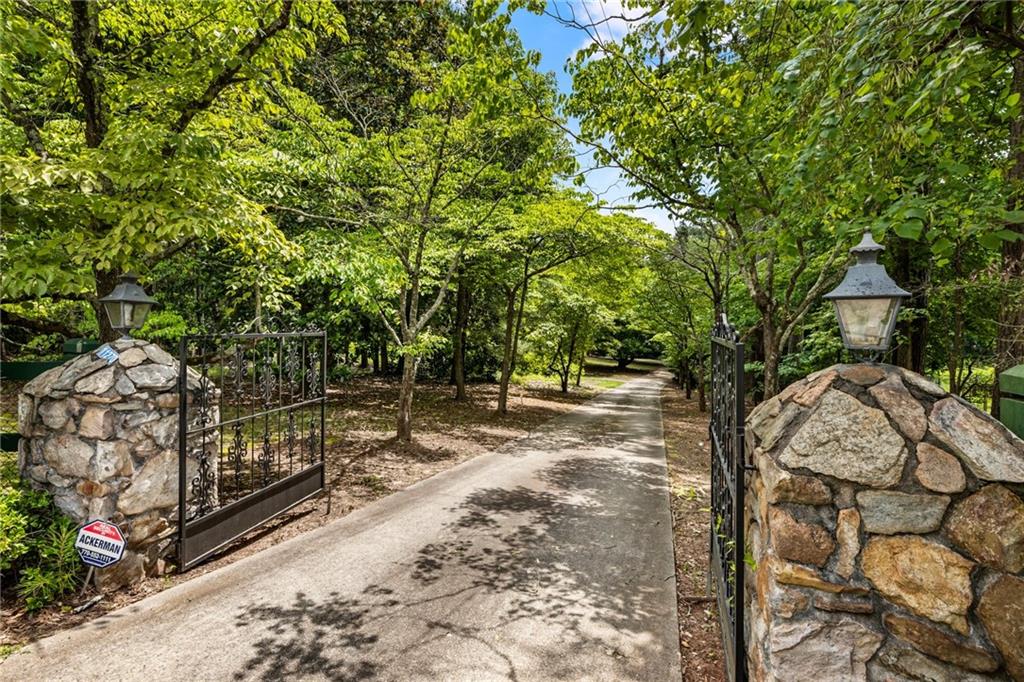 11270 Stroup Road, Roswell, GA, 30075 3 11270 Stroup Road