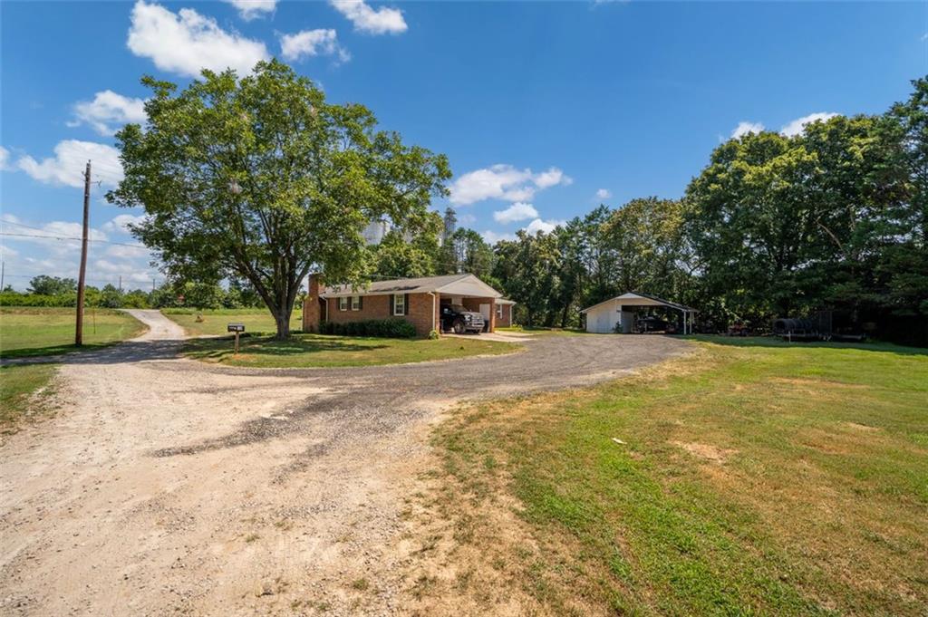 37 MEEKS Road