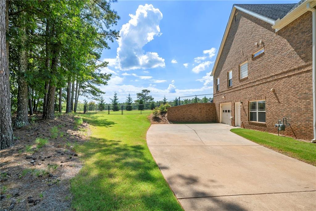 8967 Midlothian Court, Winston, Georgia image 3