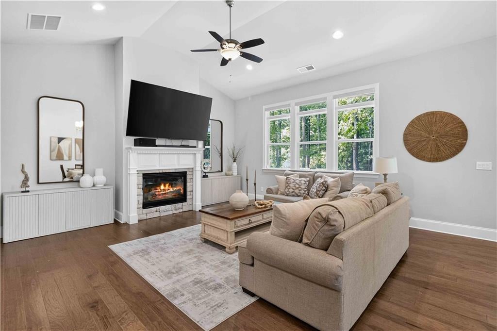 2183 Calverton Lane SW