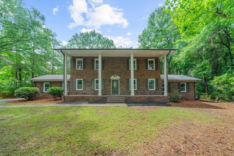 Homes For Sale - 125 Silver Leaf Drive<br/> Fayette County, Fayetteville, GA 30214