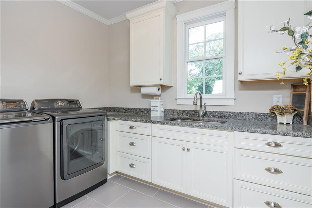 Stone Gate Manor - Residential