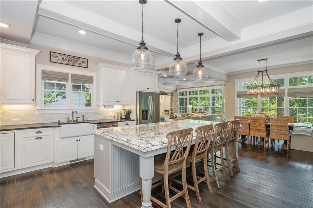 Stone Gate Manor - Residential