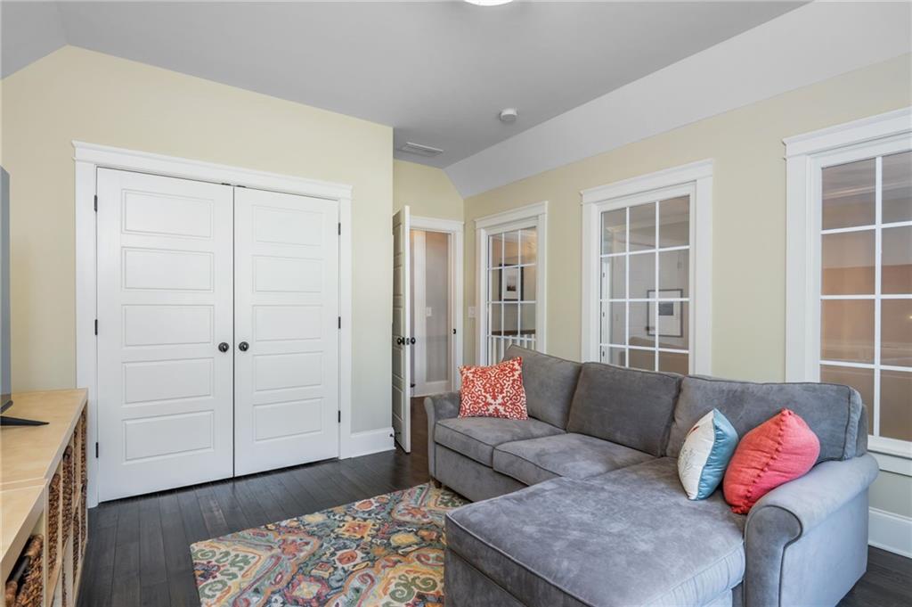 Stone Gate Manor - Residential