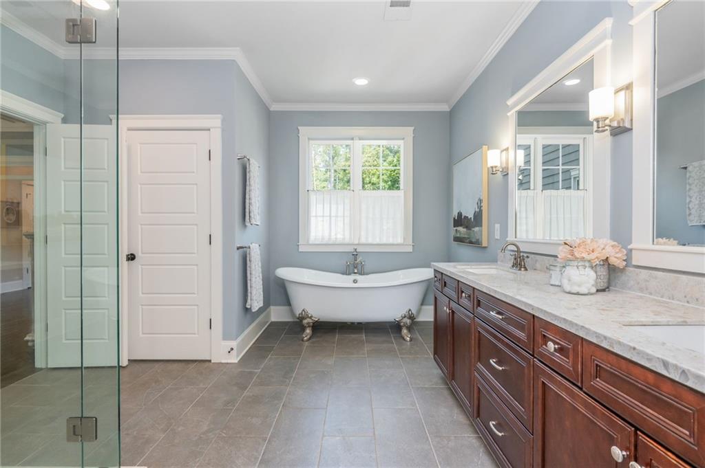 Stone Gate Manor - Residential