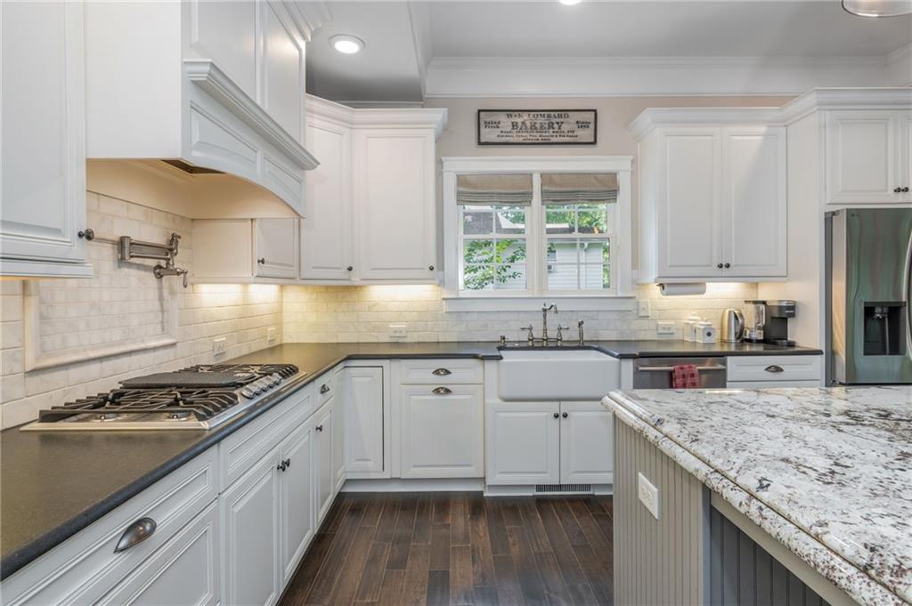 Stone Gate Manor - Residential