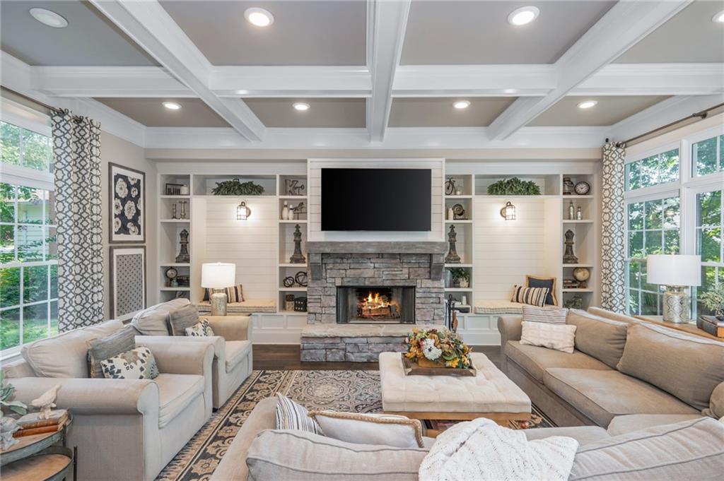 Stone Gate Manor - Residential