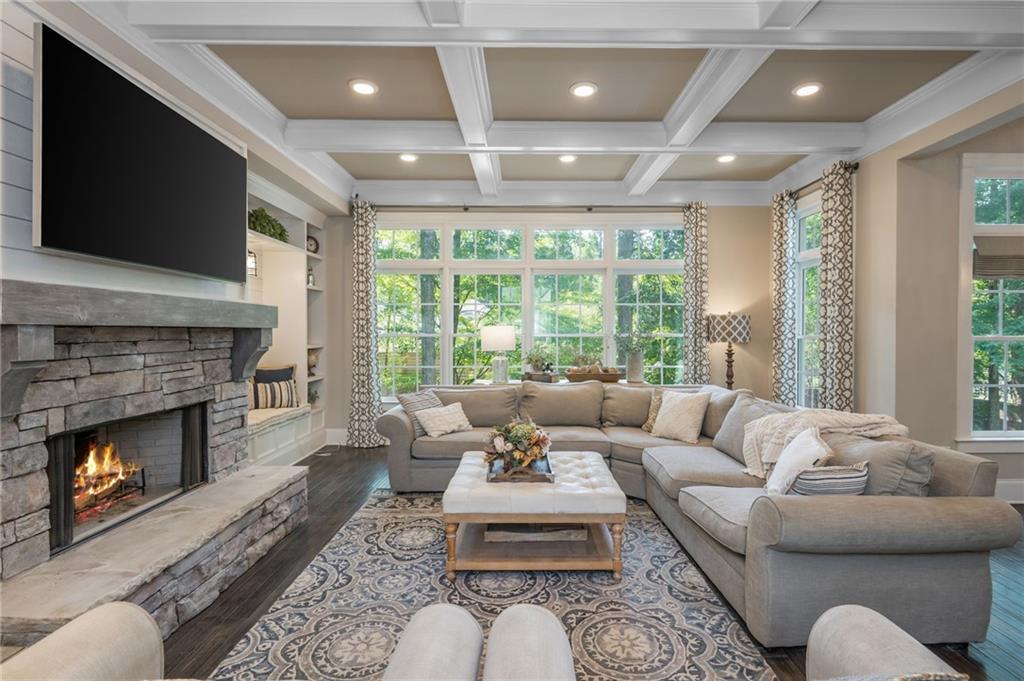 Stone Gate Manor - Residential