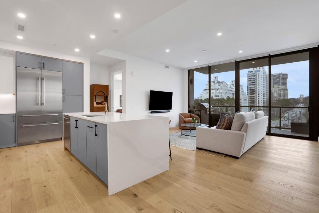 2425 Peachtree Road NE 803