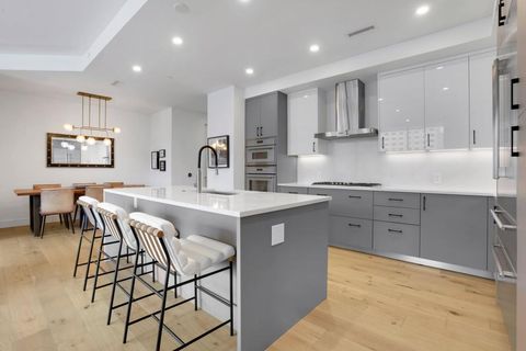 Photo of 2425 Peachtree Road NE #803, Atlanta, GA 30305 (MLS # 7723422)