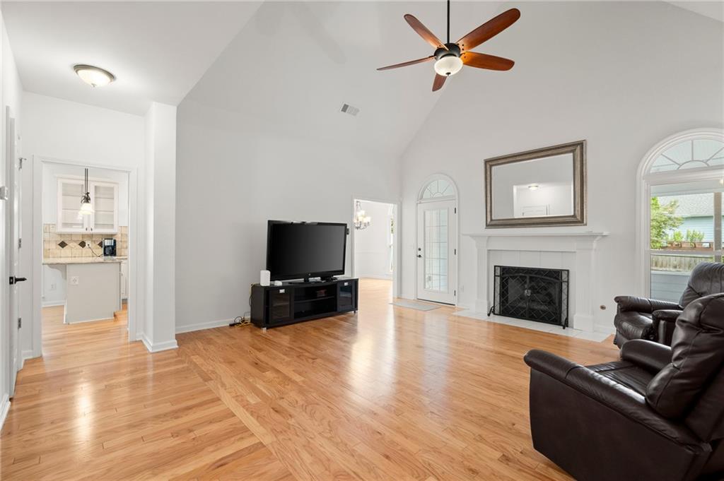 1805 Wilkenson Crossing
