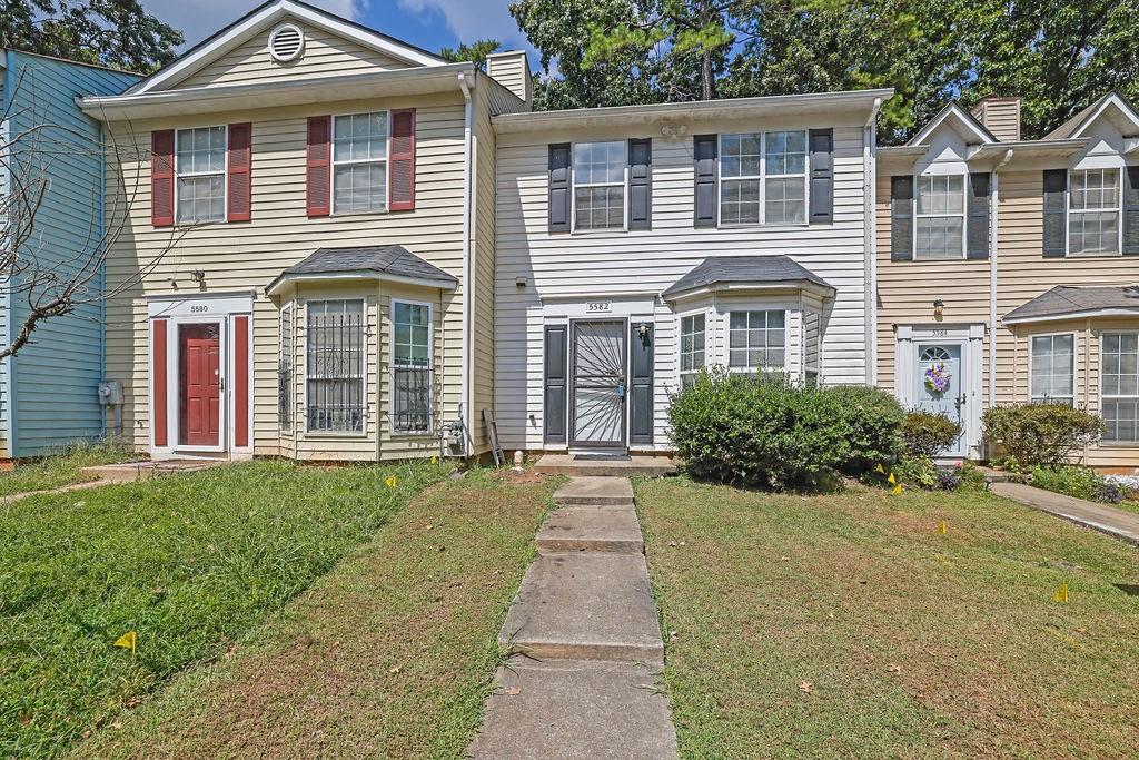 5582 Stonington Trace Parkway, Stone Mountain, GA 30087 Offered at: $215,000 | 2 Beds | 2.5 Baths No HOA | No Rental Restrictions | 1-Year Home Warranty Included.A spacious, move-in-ready townhome offering exceptional value and flexibility in the heart of Stone Mountain. Cozy Fireplace, New Central HVAC, Private Backyard Area.
Ownership Perks: NO HOA - No monthly fees, no restrictive rules. You own it, you control it. NO RENTAL RESTRICTIONS – Perfect for short or long-term rental investors. Located in a quiet and well-established neighborhood, this home is just minutes from Stone Mountain Park, schools, shopping, and major highways providing both convenience and lifestyle.
Schedule your tour today!