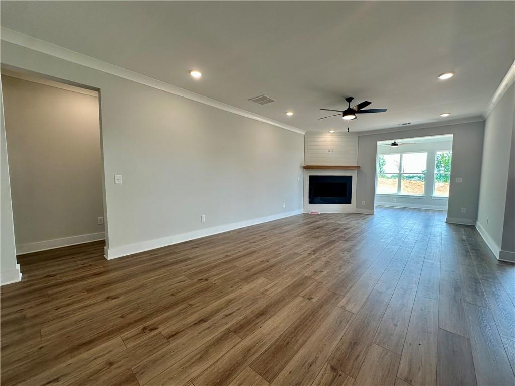 7037 Manchester Drive, Flowery Branch, Georgia image 6
