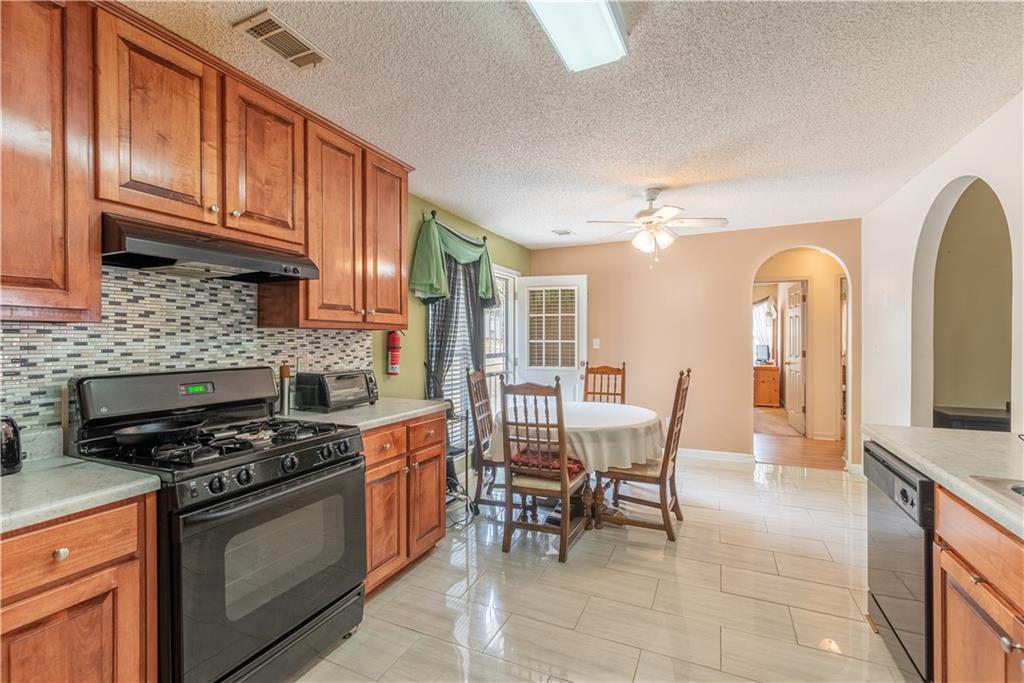 5780 Village Loop Loop, Fairburn, Georgia image 7