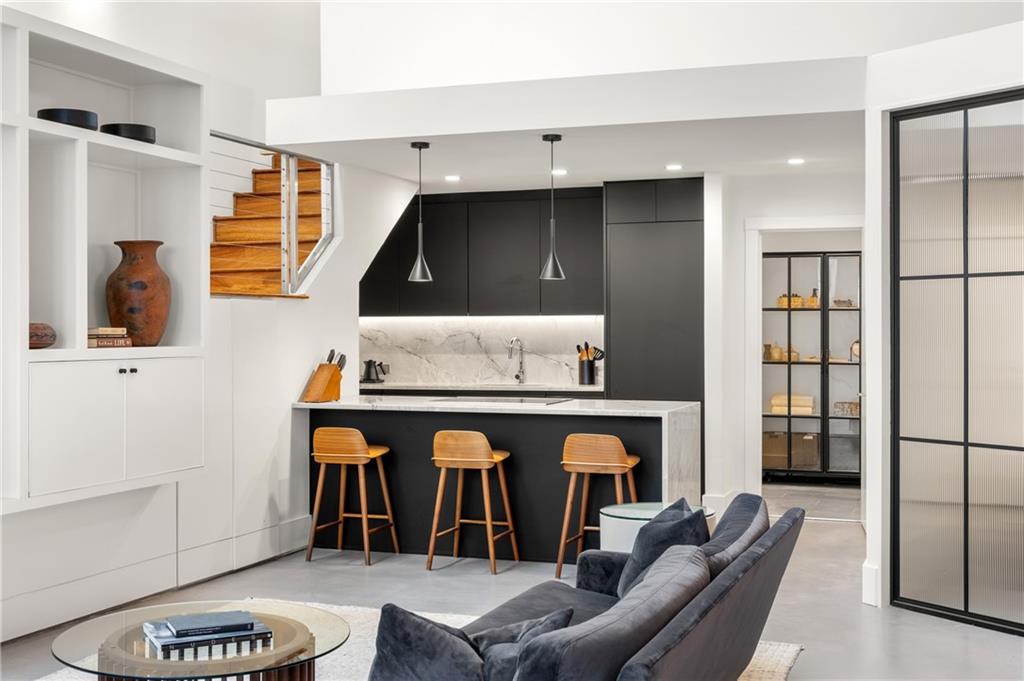 650 Glen Iris Drive NE 7