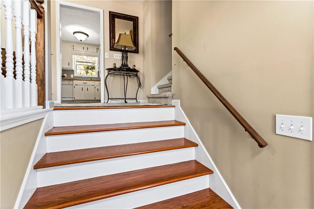 13 Greystone Lane NW