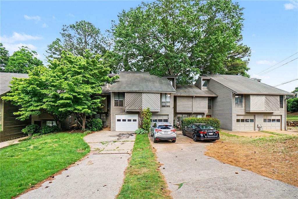 1006 Creatwood Circle SE