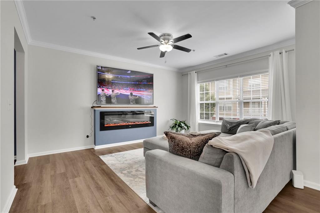 5105 WOODLAND Lane