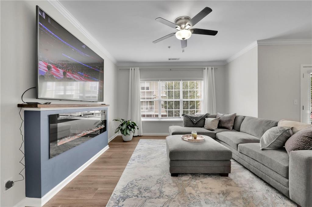 5105 WOODLAND Lane