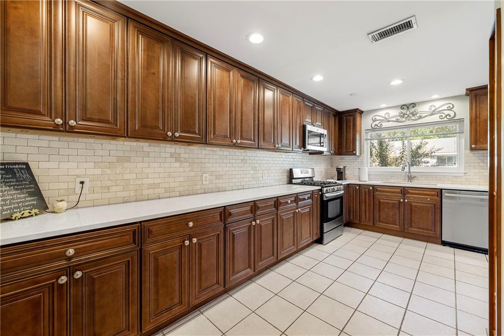 PINECREST 1 - Residential