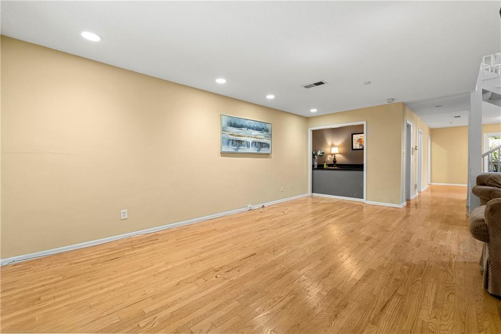 PINECREST 1 - Residential