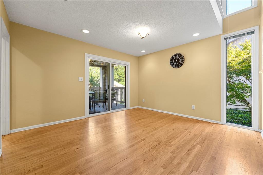 PINECREST 1 - Residential