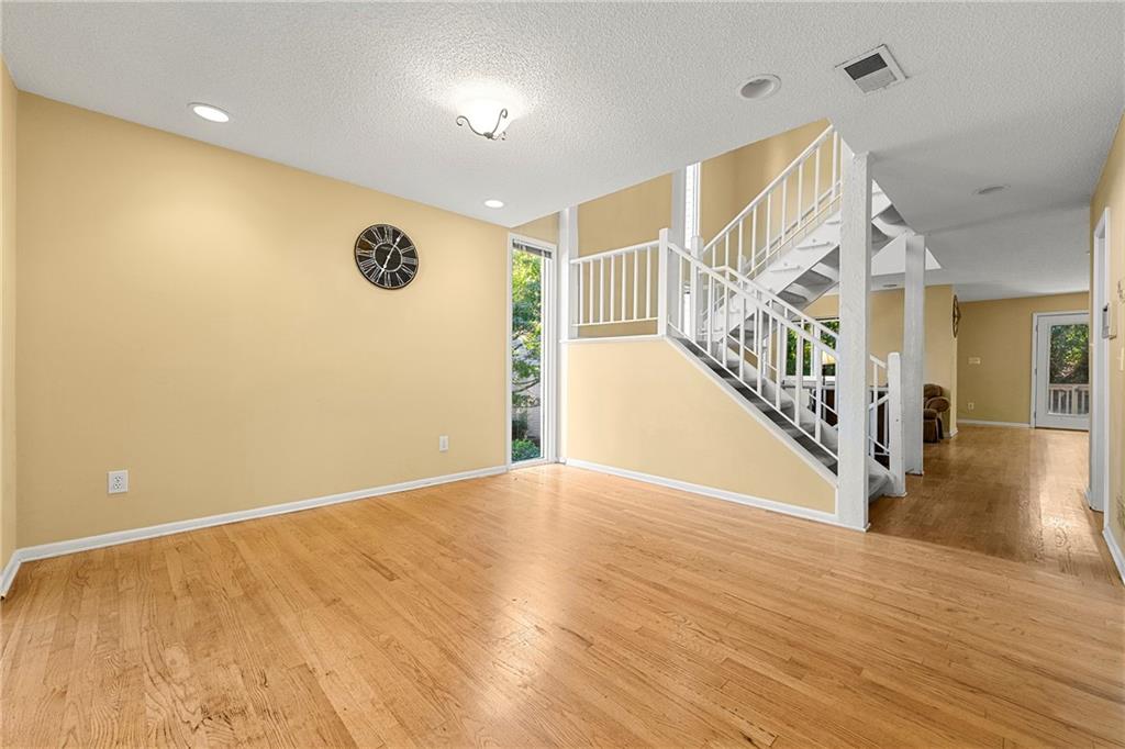 PINECREST 1 - Residential