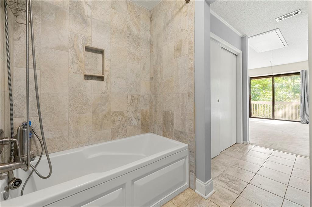PINECREST 1 - Residential
