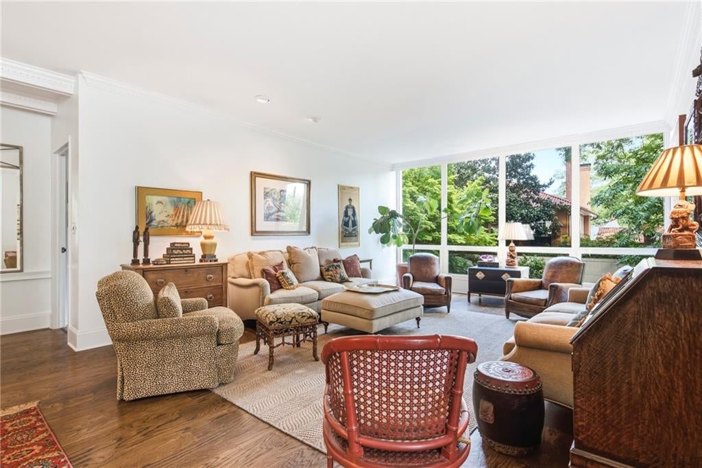 2575 Peachtree Road NE 2E