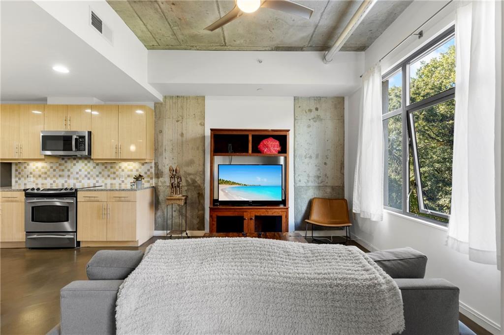 335 W Ponce De Leon Avenue 409