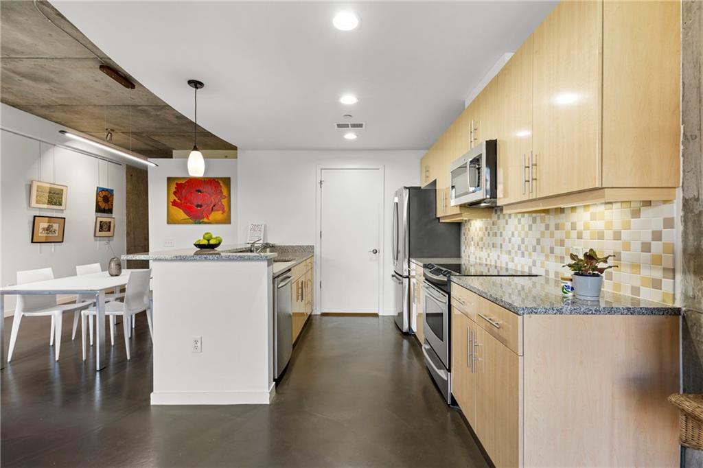 335 W Ponce De Leon Avenue 409