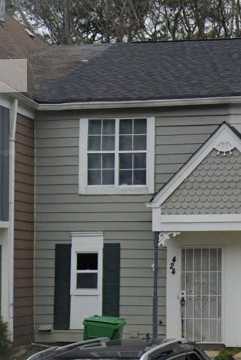 Townhouse For Sale - 424 Prince Of Wales<br/> Stone Mountain, GA 30083