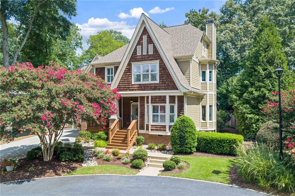 536 Peachtree Oak Drive