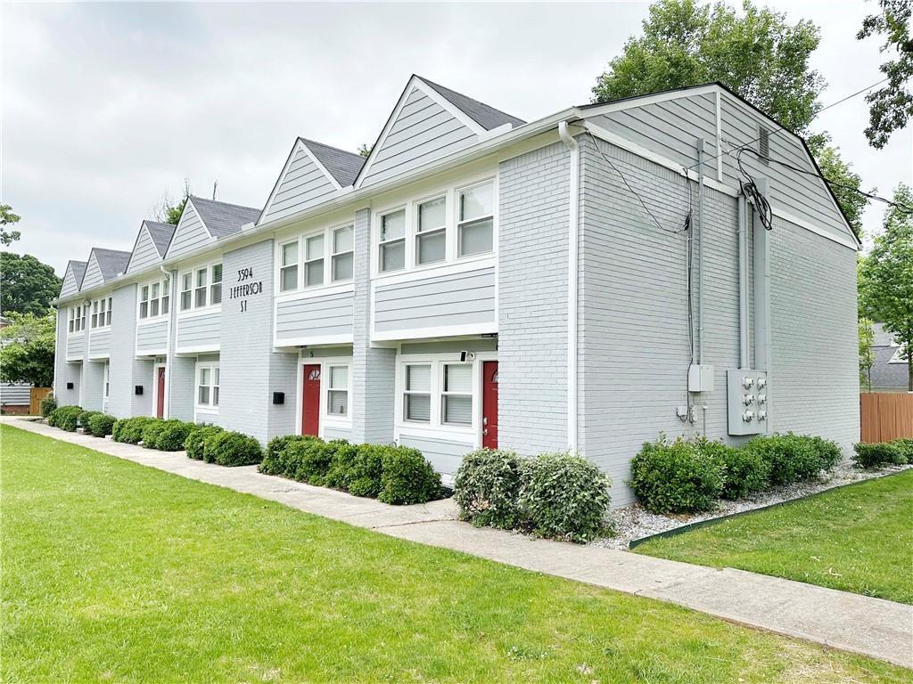 1749 Hawthorne Avenue