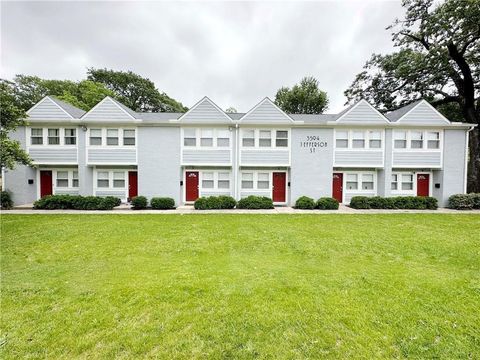 1749 Hawthorne Avenue College Park GA 30337