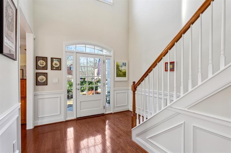 Lakefield Manor - Residential