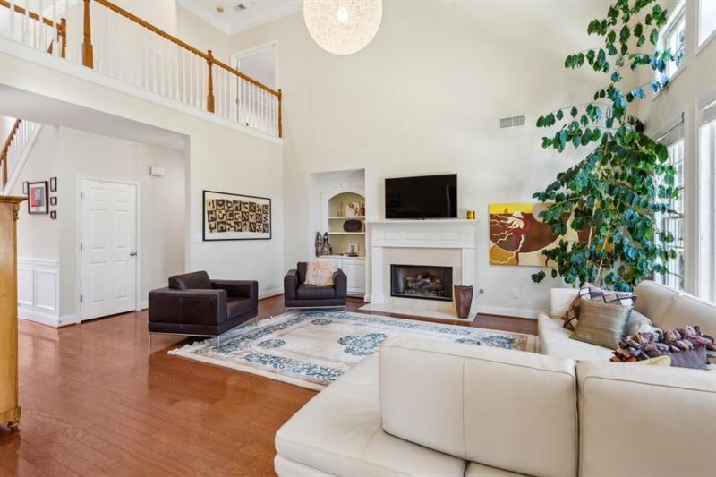 Lakefield Manor - Residential