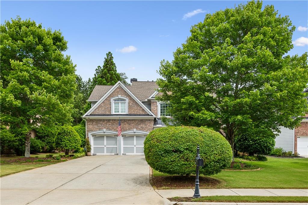 Lakefield Manor - Residential