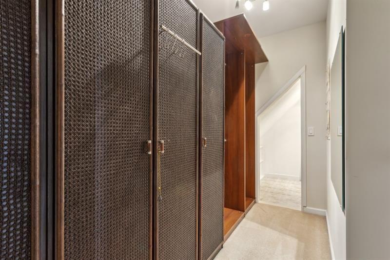 Lakefield Manor - Residential