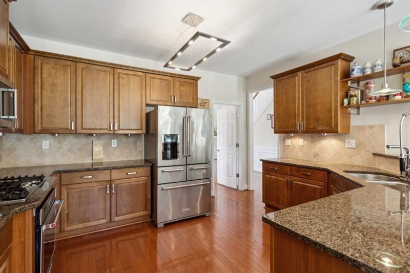 Lakefield Manor - Residential