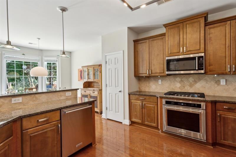 Lakefield Manor - Residential