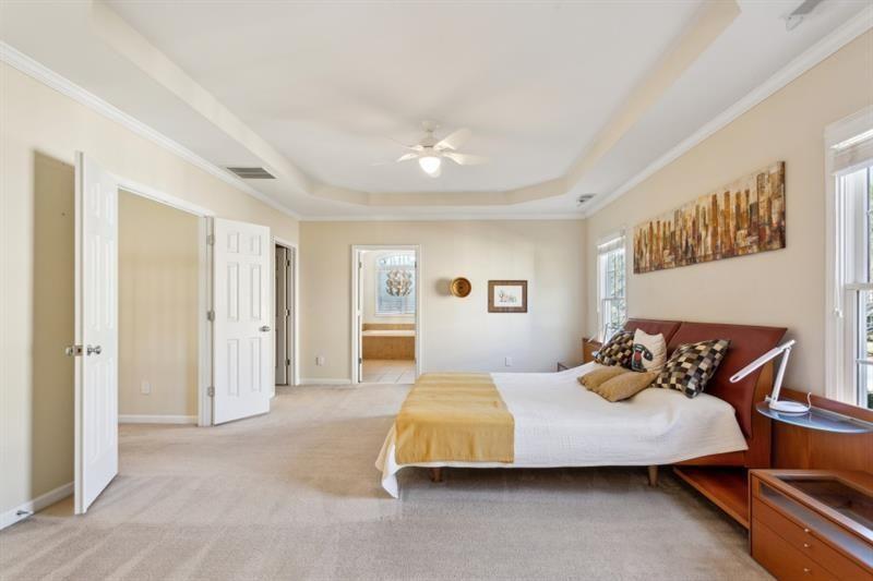 Lakefield Manor - Residential