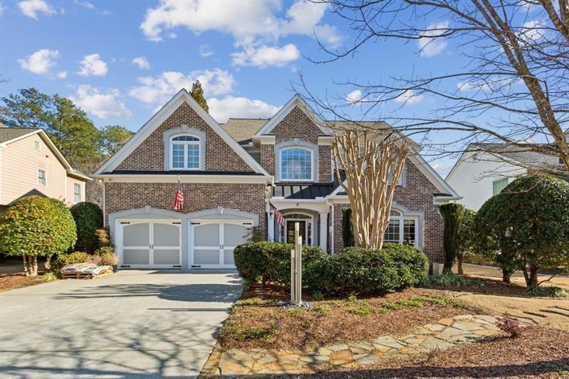 Lakefield Manor - Residential