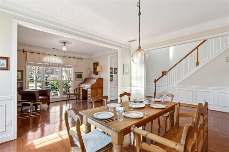 Lakefield Manor - Residential